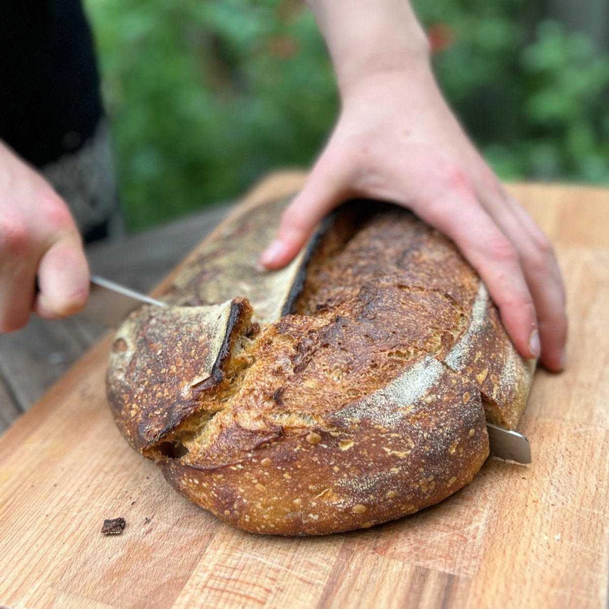 Pompernikkel-sourdough-cutting