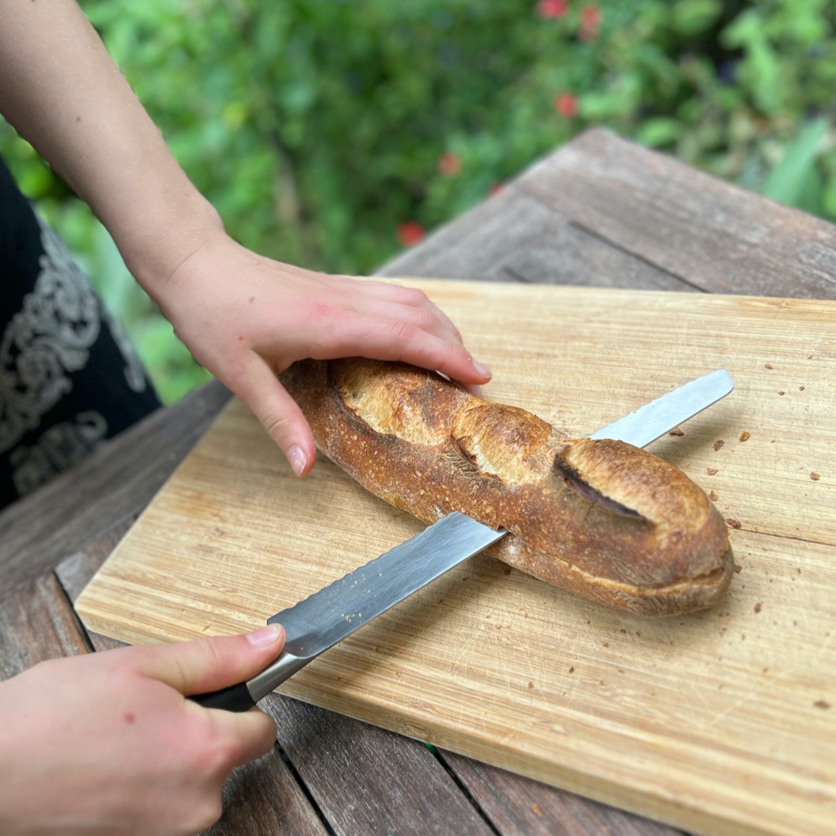 Bartine-baguette-cutting