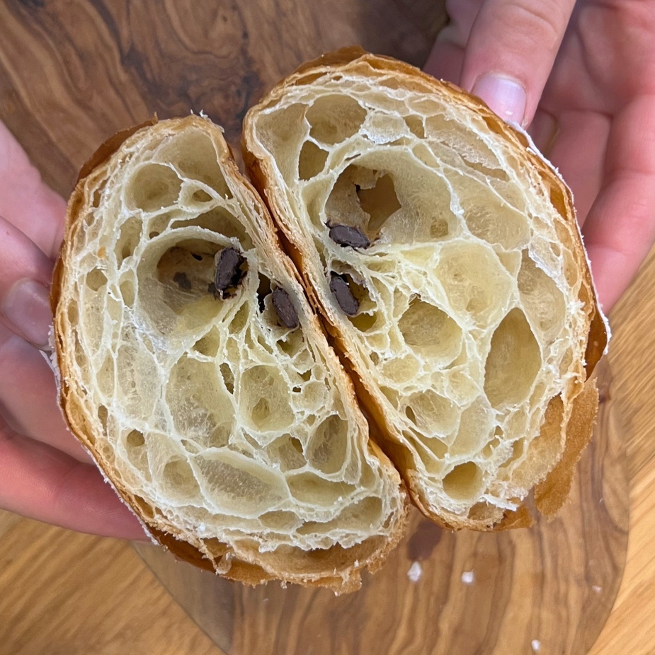 pain-au-chocolat-inside