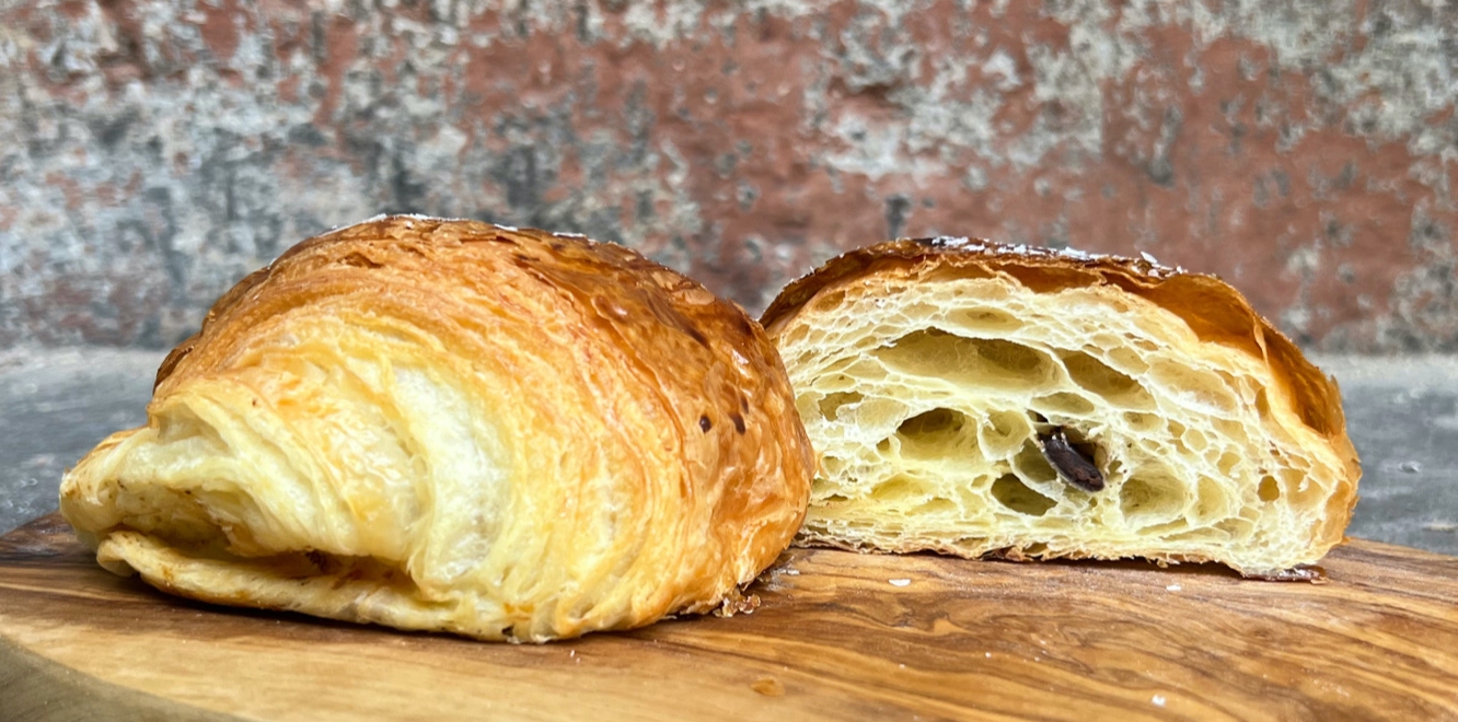 pain-au-chocolat-inside pain-au-chocolat-inside