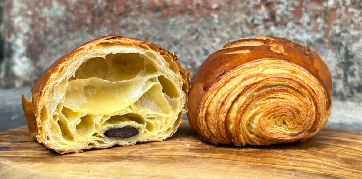 pain-au-chocolat-inside